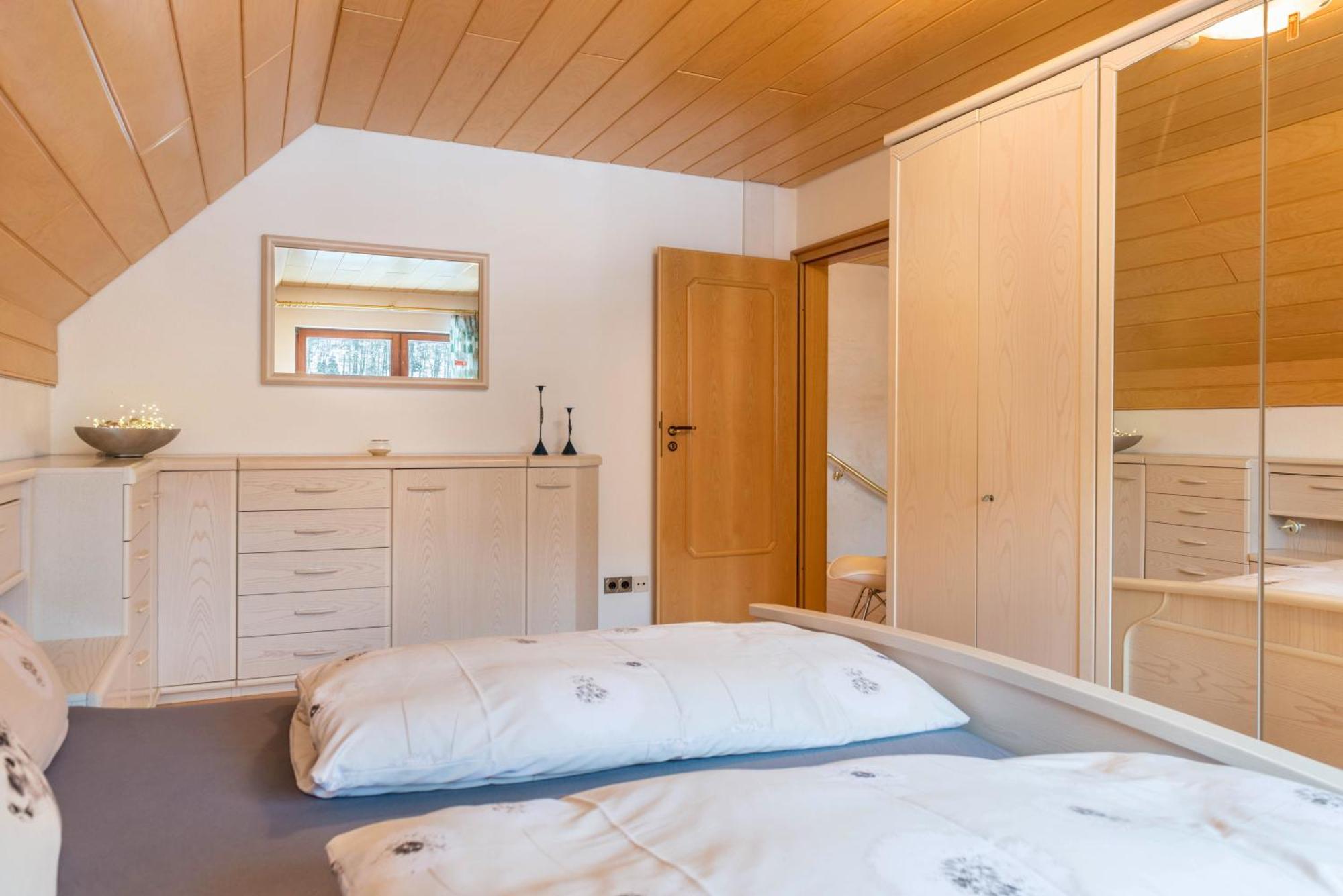 Schwarzwalduhren Nescht Triberg * Triberg im Schwarzwald